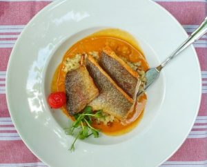 Beispiel für ein leckeres Gericht mit Lachs im Landhotel Adler in Bürgstadt