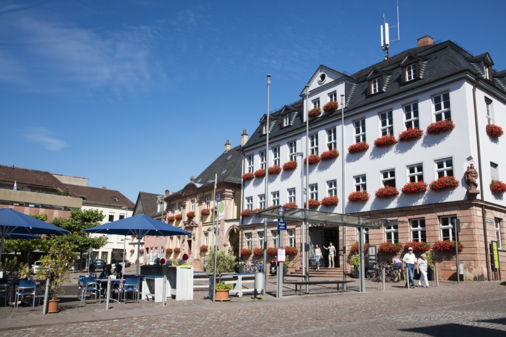Das Rathaus mit der Tourist-Info am Engelplatz in Miltenberg