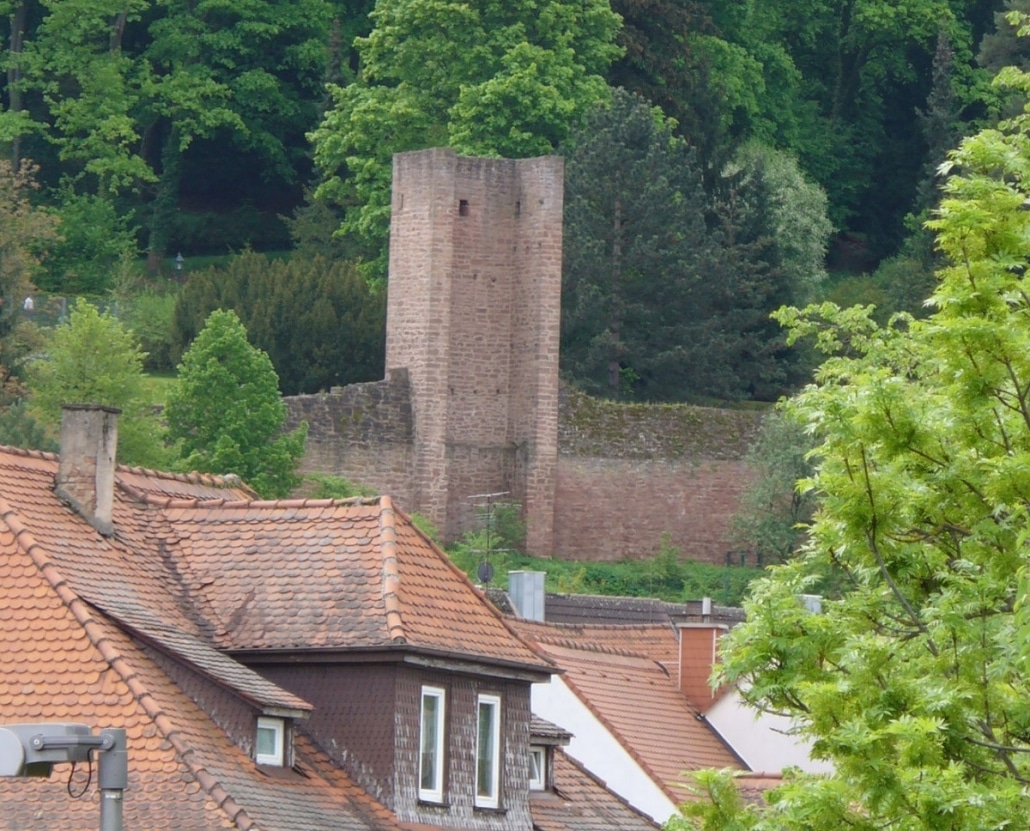 Einer der Schalentürme in der südlichen Stadtmauer von Miltenberg