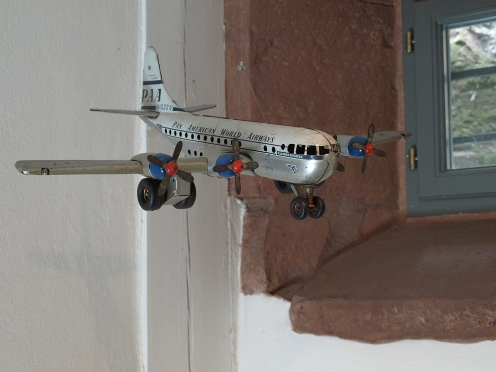 Museum Stadt Miltenberg - Flugzeugmodell in der Spielzeugabteilung