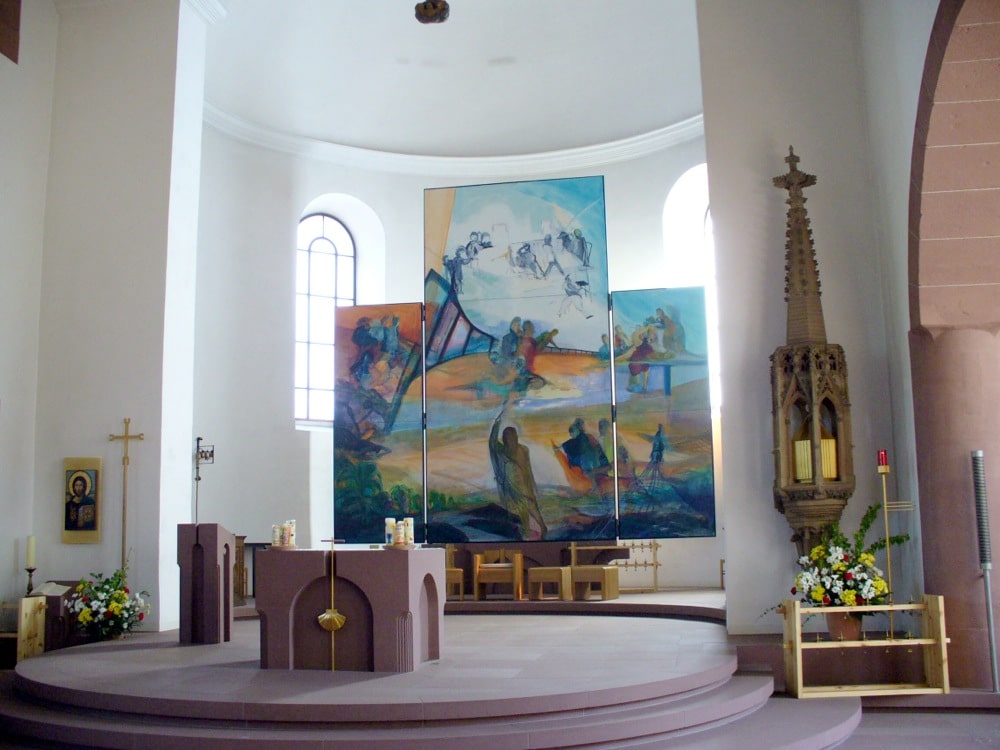 Altar der katholischen Stadtpfarrkirche St. Jakobus