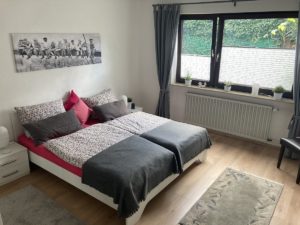 Ferienwohnung Bretz in Miltenberg - Schlafzimmer mit Doppelbett