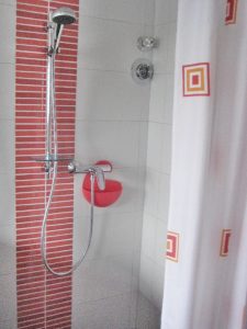 Ferienwohnung Oswald in Miltenberg - Dusche im Badezimmer