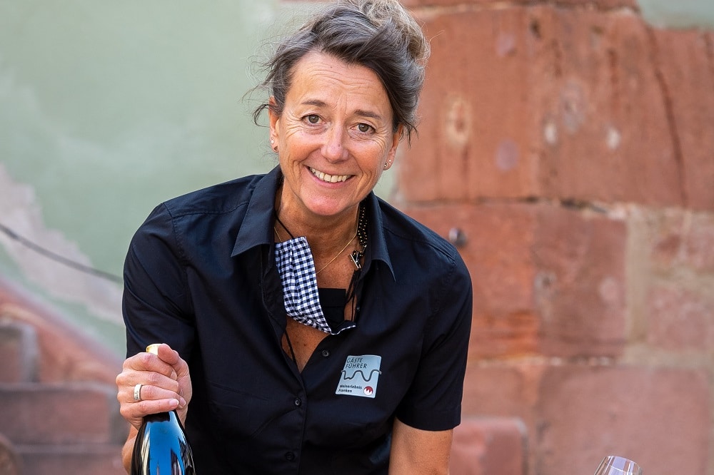 Susanne Breitweg bei der Führung Burgund beginnt in Bürgstadt