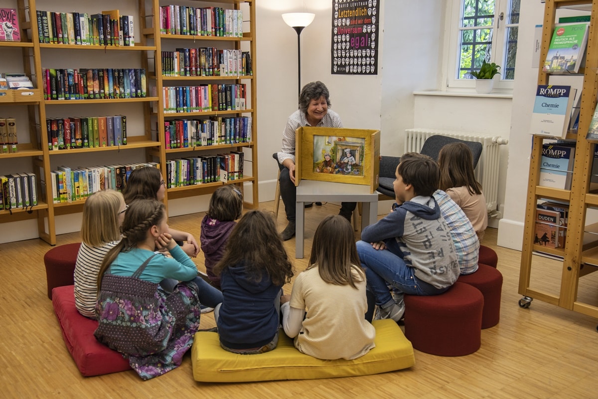 Vorlesestunde für Kinder in der Stadtbücherei Miltenberg