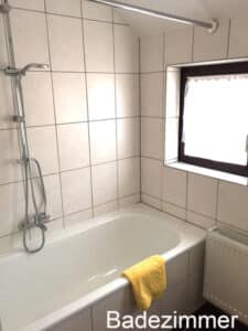 Badewanne im Badezimmer der Ferienwohnung Dörr in Bürgstadt