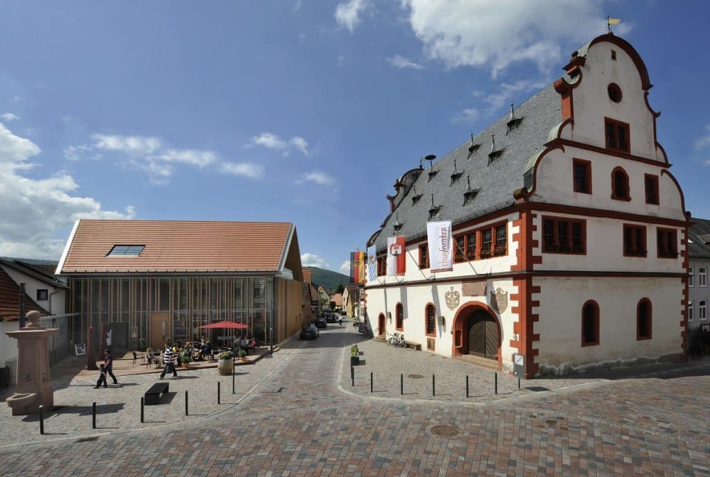 Rathaus Bürgstadt und Churfrankenvinothek