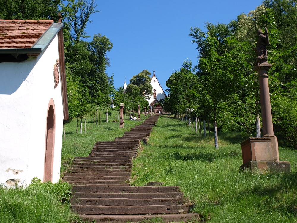 Die Treppe, genannt Engelsstaffeln, die von Großheubach zum Engelberg führt