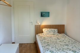 Schlafzimmer in der Ferienwohnung Terrassenglück von Silke Zöller in Miltenberg