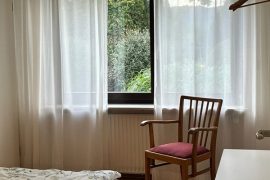 Schlafzimmer in der Ferienwohnung Terrassenglück von Silke Zöller in Miltenberg