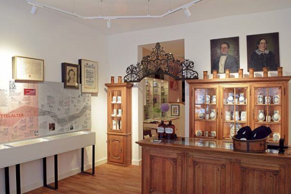 Innenraum des Apothekenmuseums in Miltenberg