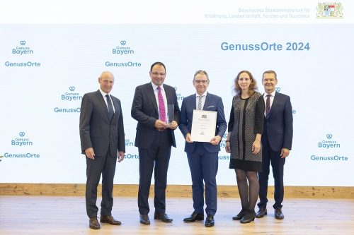 v. l. Dr. Johann Niggl, Leitung Abteilung Tourismus, StMELF; Staatssekretär Martin Schöffel; Bernd Kahlert (1. Bürgermeister von Miltenberg); Ulrike Ackermann (Leiterin Tourismusgemeinschaft DREI AM MAIN); Prof. Dr. Richard Balling, stv. Leitung Abteilung Ernährung und Markt, StMELF
