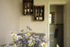 Ferienwohnung Wolfsbau in Miltenberg - Detail mit Wildblumen