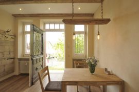 Ferienwohnung Wolfsbau in Miltenberg - Eingangsbereich mit Esstisch