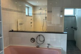 Eines der Badezimmer der Ferienwohnung Bechtold in Miltenberg