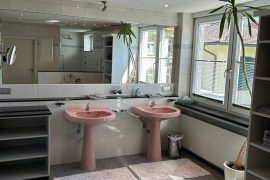 Eines der Badezimmer der Ferienwohnung Bechtold in Miltenberg