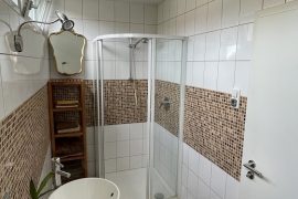 eines der Badezimmer der Ferienwohnung Bechtold in Miltenberg