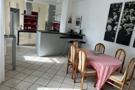 Küche mit Essbereich der Ferienwohnung Bechtold in Miltenberg