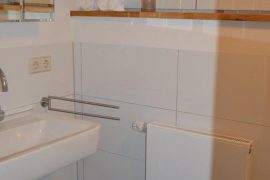 Fenster im Badezimmer der Ferienwohnung Burgblick in Miltenberg