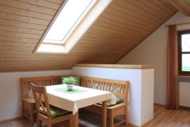 Ferienwohnung Neuberger in Bürgstadt - Esstisch in der Küche