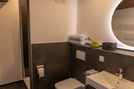 Badezimmer in der Ferienwohnung an der Mainpromenade in Miltenberg