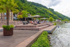 Erholungsbereich an der Mainpromenade in der Nähe der Ferienwohnung an der Mainpromenade in Miltenberg