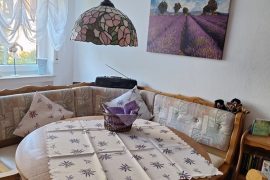 Esstisch in der Ferienwohnung Wolz in Miltenberg