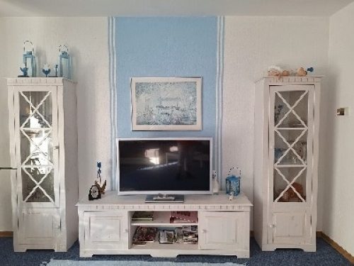 Fernseher im Wohnzimmer der Ferienwohnung Wolz in Miltenberg