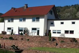 Gästehaus Tatjana in Miltenberg-Breitendiel von außen mit Garten