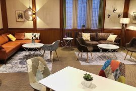 Hotel Brauerei Keller in Miltenberg - die Lounge mit Sofas und Stühlen