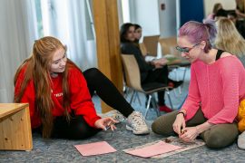 Jugendhaus St. Kilian in Miltenberg - Junge Menschen bei der Kleingruppenarbeit