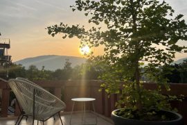 Mainterrasse Panorama Apartments - Terrasse bei Sonnenaufgang