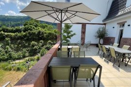 Mainterrasse Panorama Apartments - Terrase im Sonnenschein