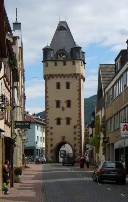 Das Würzburger Tor von der Stadtseite aus gesehen